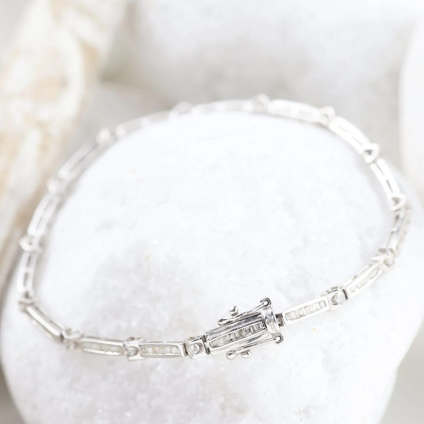 Bracelet en or blanc 18K et diamants 1,06 ct sold by 58 Facettes product image thumbnail 3