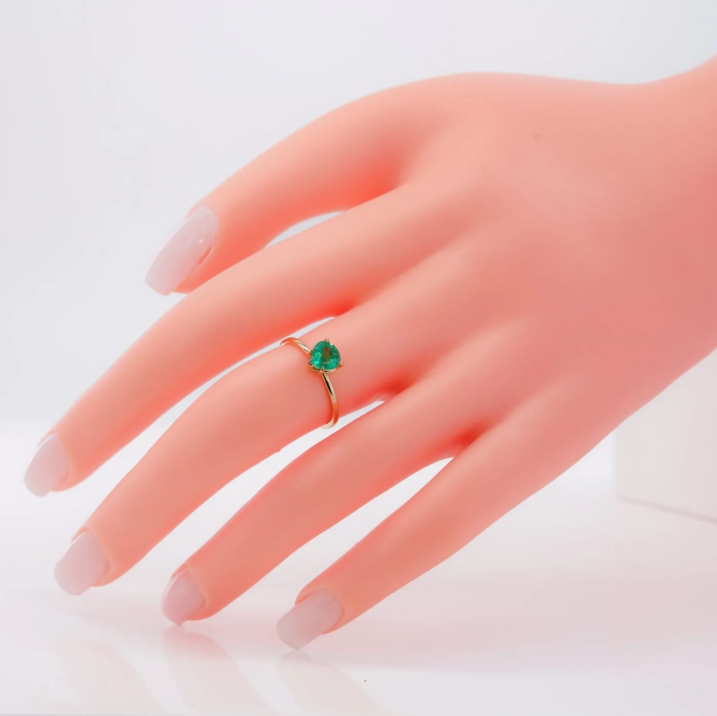 Bague en or jaune 14 ct et émeraude naturelle sold by 58 Facettes product image thumbnail 3