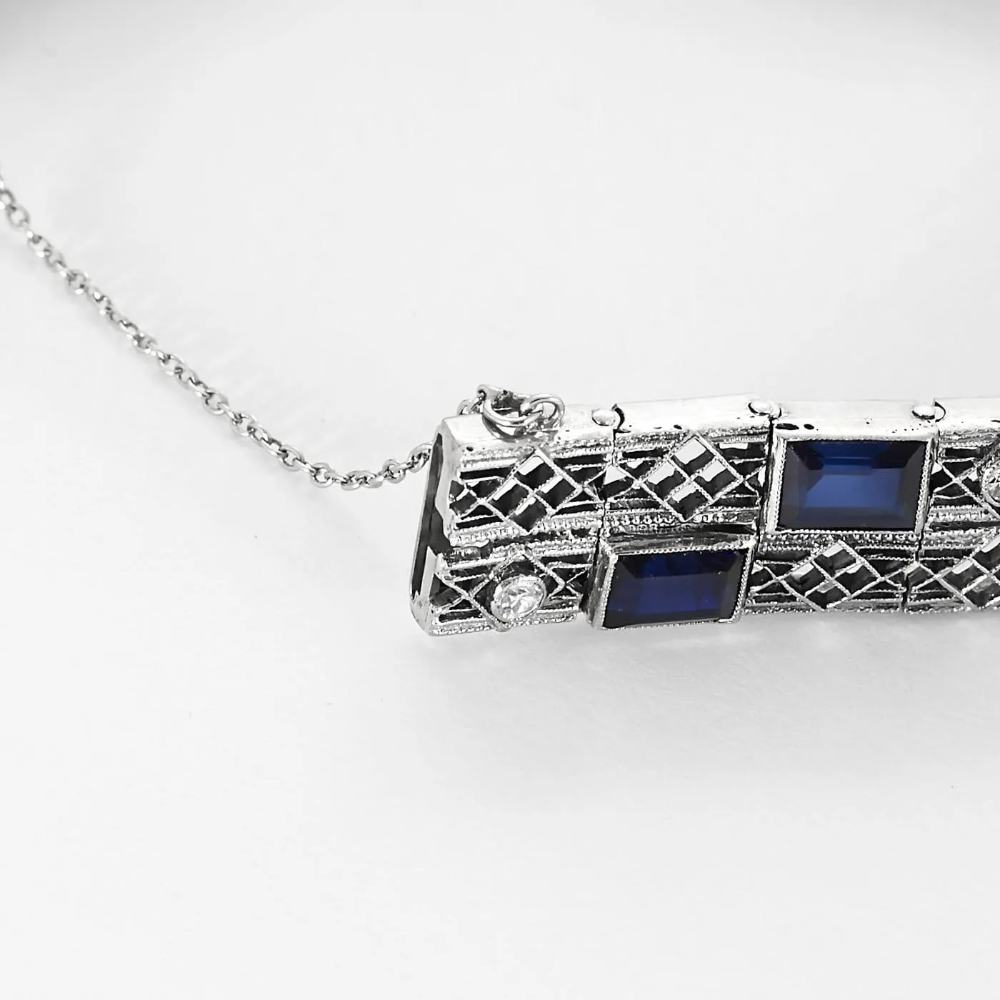 Bracelet articulé en or blanc, diamants et saphirs de synthèse sold by 58 Facettes product image thumbnail 4
