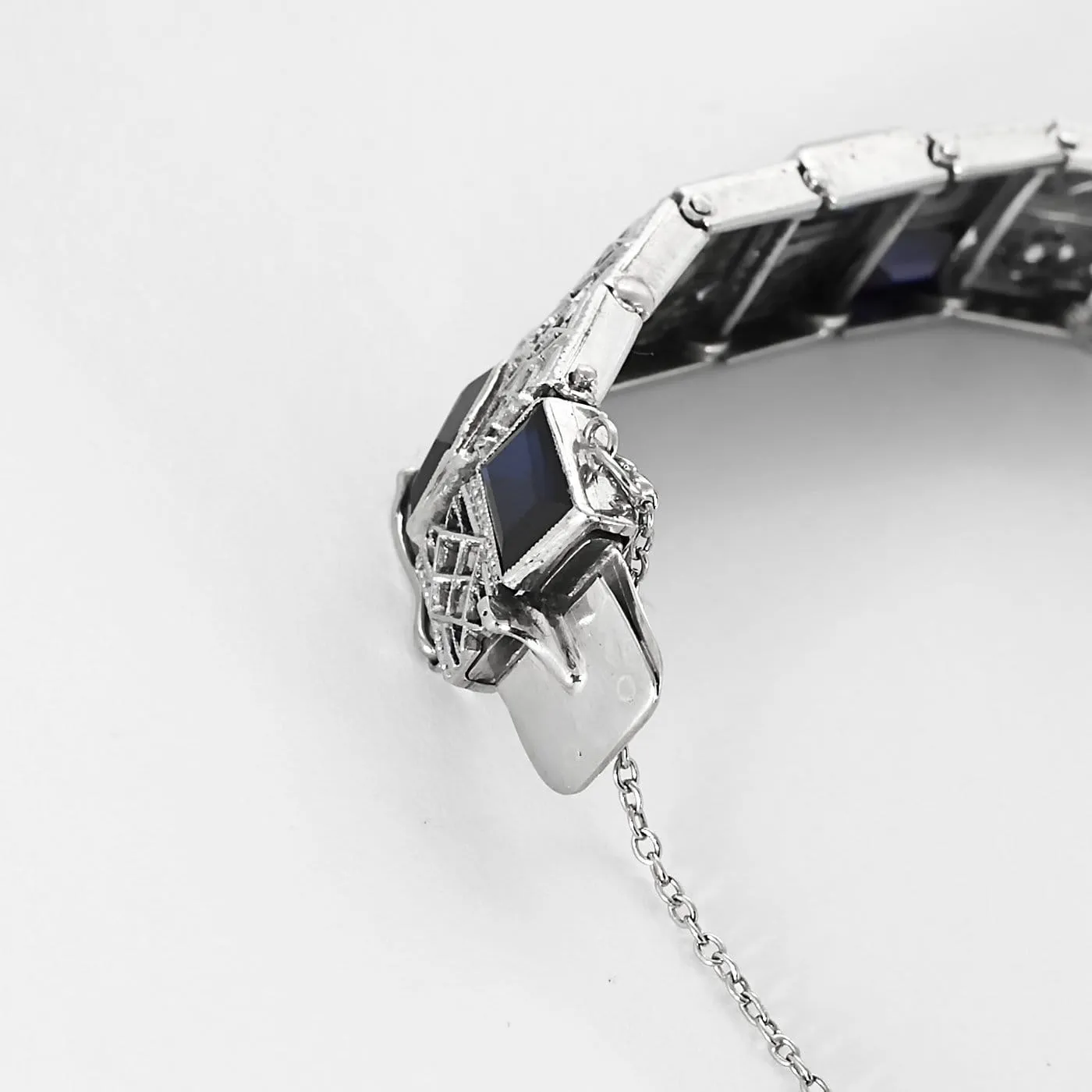 Bracelet articulé en or blanc, diamants et saphirs de synthèse sold by 58 Facettes product image thumbnail 5