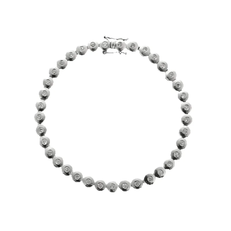 Bracelet ligne en or blanc et diamants made by 58 Facettes