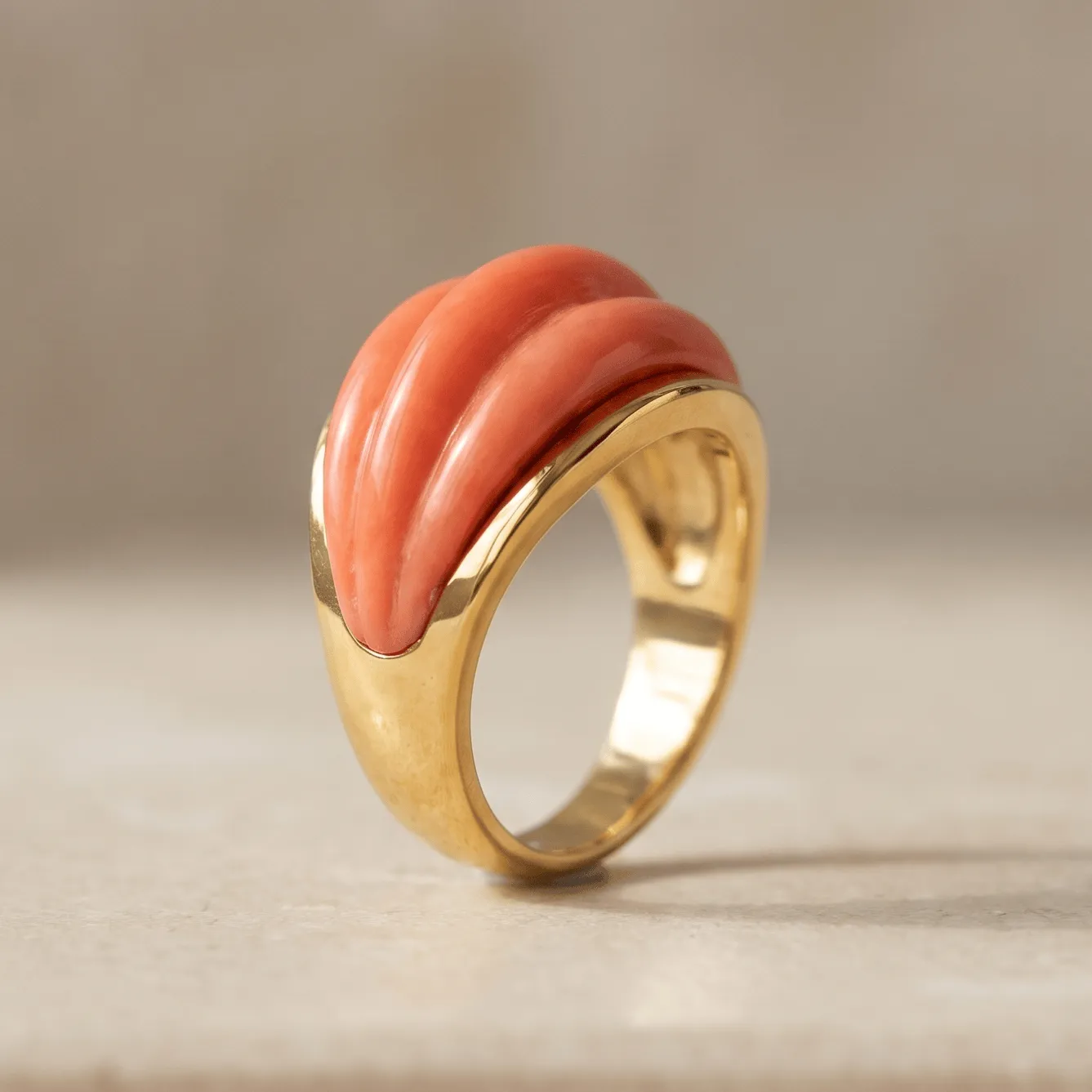 Bague en or jaune 14 carats et corail sculptural sold by 58 Facettes product image thumbnail 3
