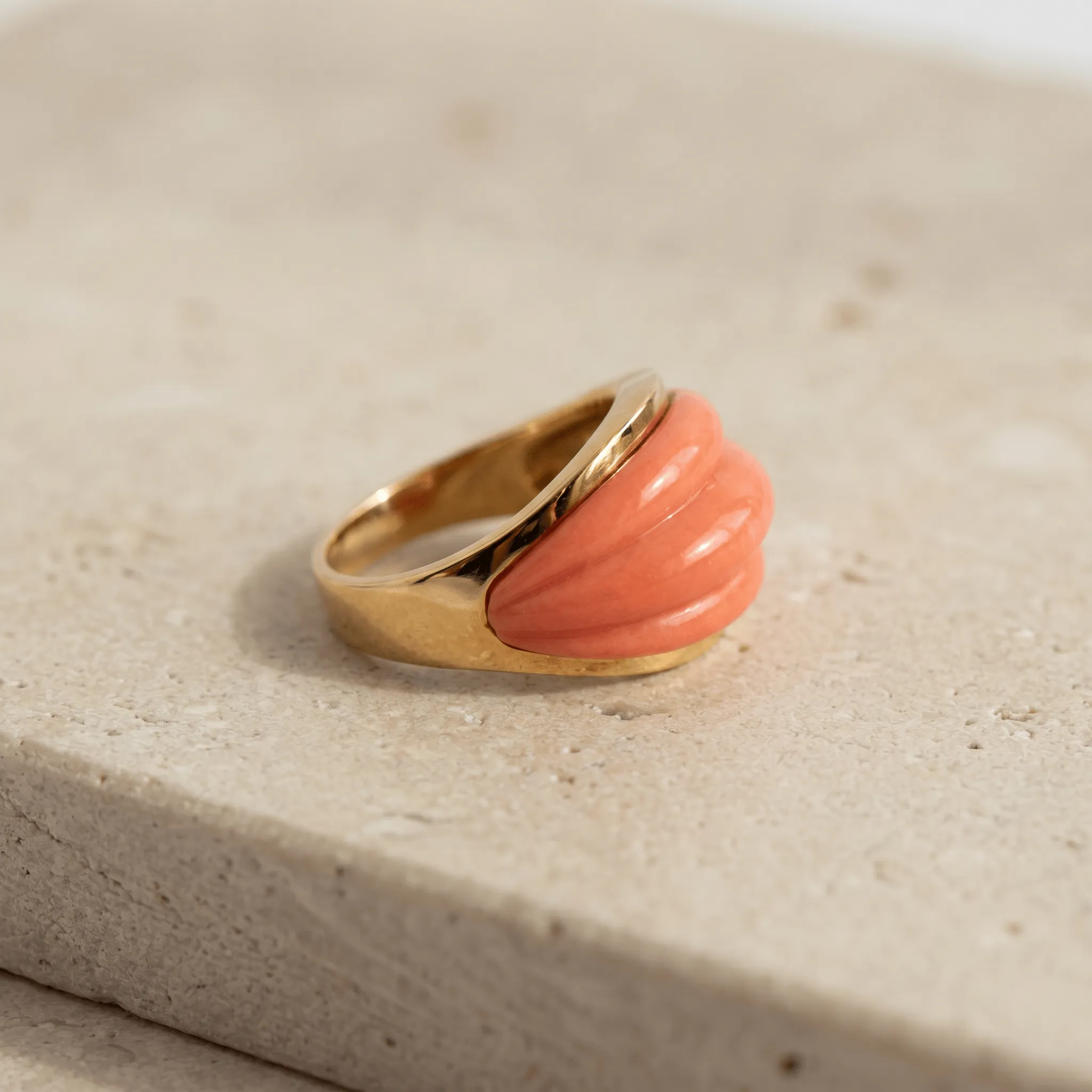 Bague en or jaune 14 carats et corail sculptural sold by 58 Facettes product image thumbnail 5