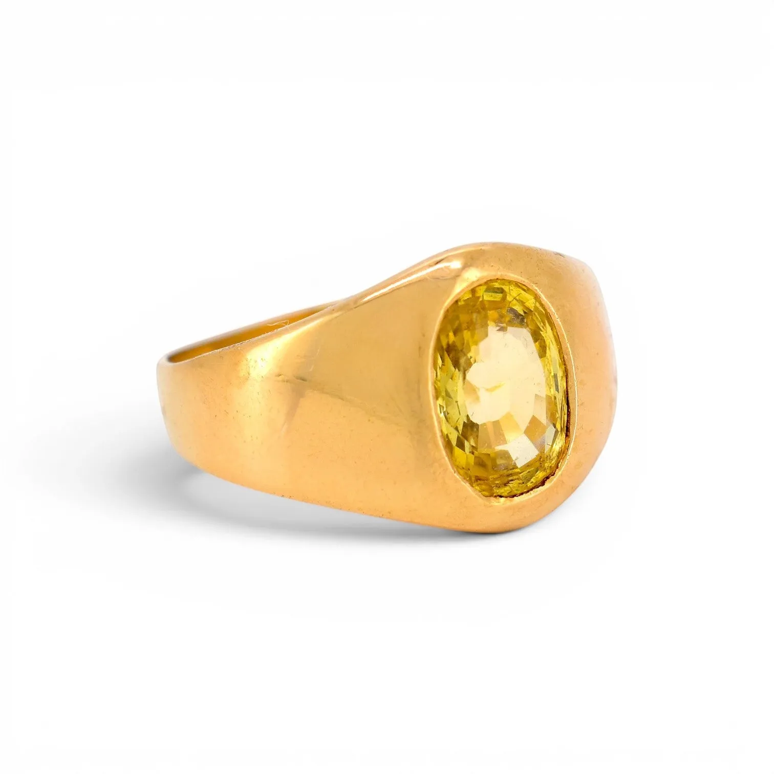 Bague chevalière vintage en or 18 ct et saphir jaune de Ceylan sold by 58 Facettes product image thumbnail 2