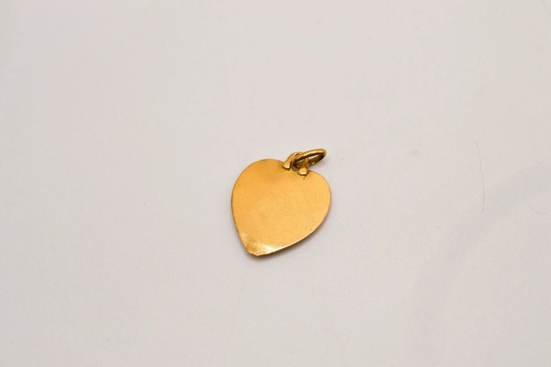 AUGIS - Médaille cœur en or jaune 18 carats et rubis sold by 58 Facettes product image thumbnail 4