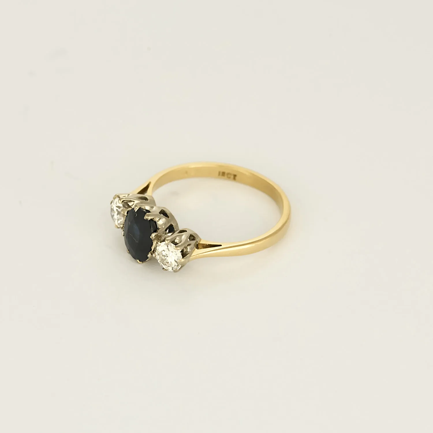 Bague en or gris saphir et diamants sold by 58 Facettes product image thumbnail 3
