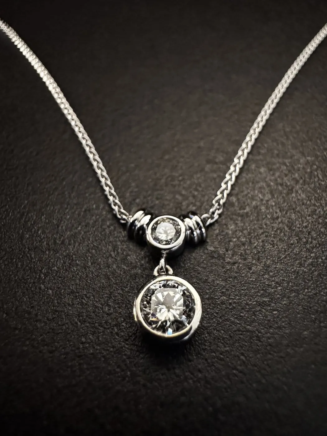 Pendentif en or blanc 18K et diamants sold by 58 Facettes product image thumbnail 2