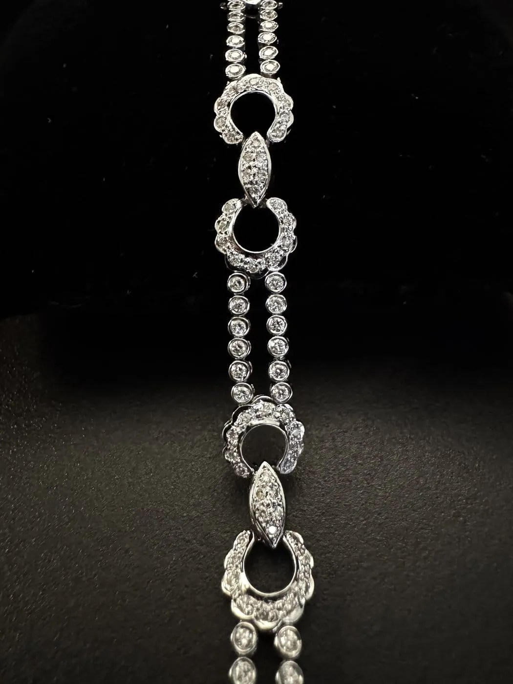 Bracelet en or blanc et diamants sold by 58 Facettes product image thumbnail 2