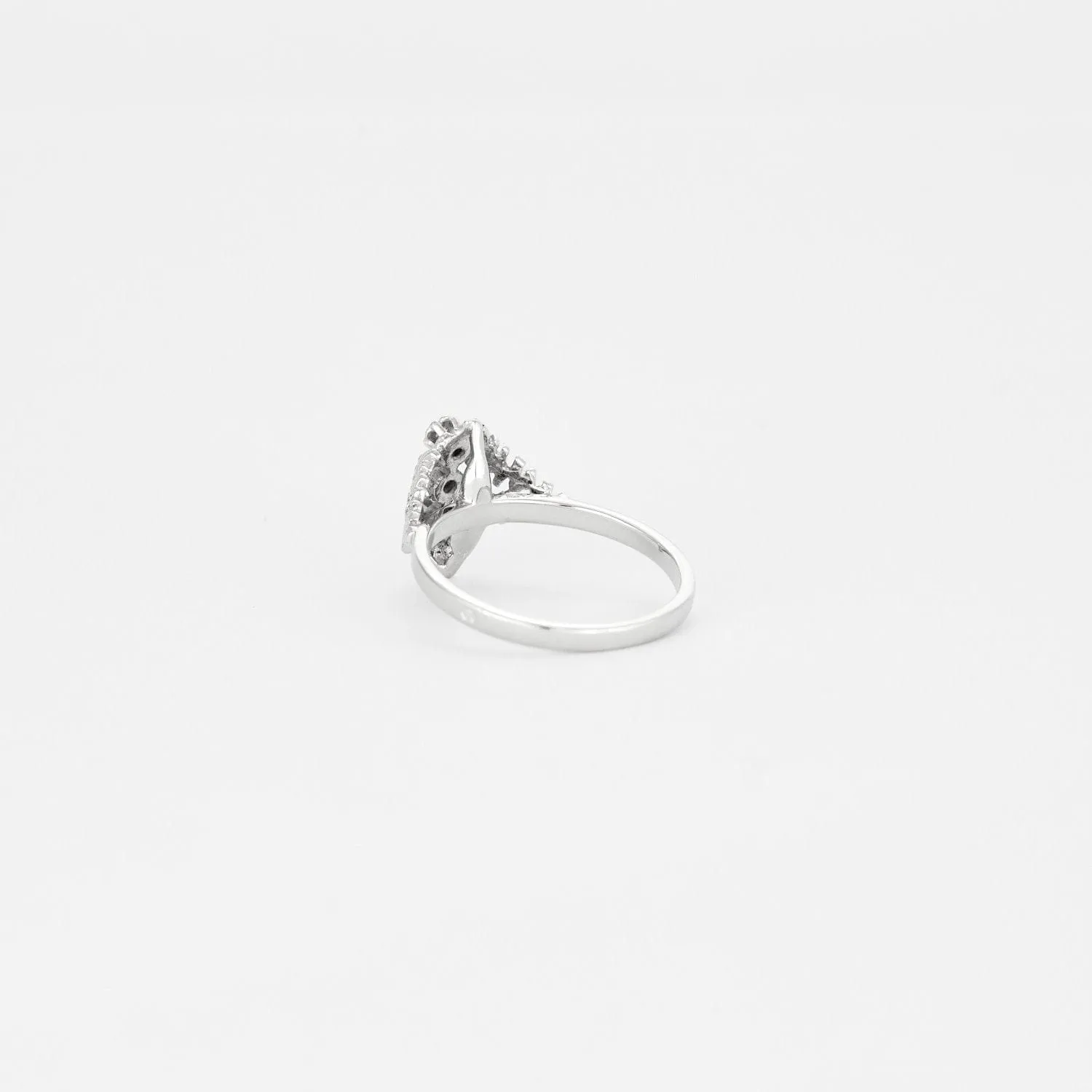 Bague ancienne en or blanc 18K sertie de 3 diamants sold by 58 Facettes product image thumbnail 5