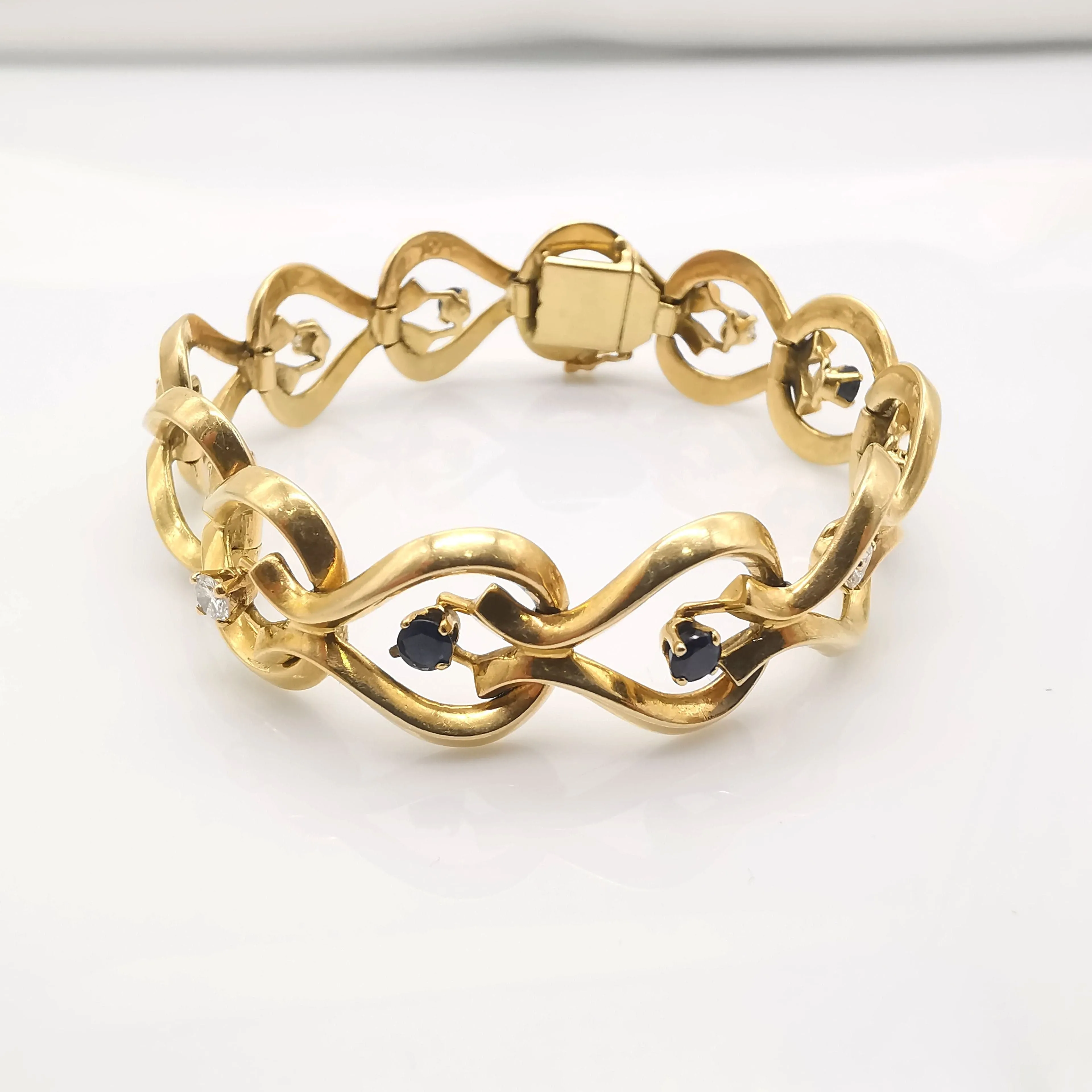 Bracelet or jaune diamants et saphirs sold by 58 Facettes product image thumbnail 4