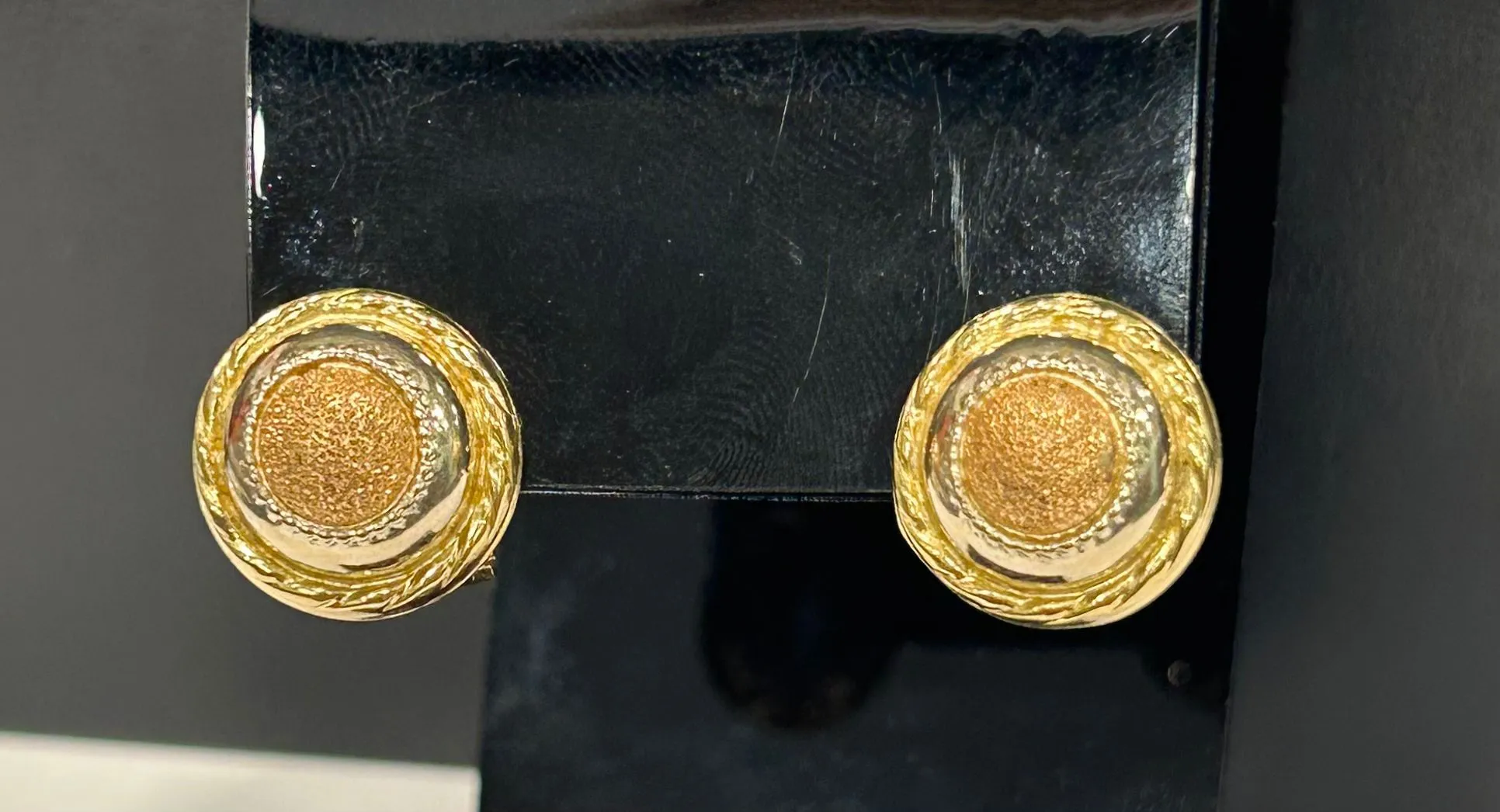 Paire de boucles d'oreilles 3 ors sold by 58 Facettes product image thumbnail 4