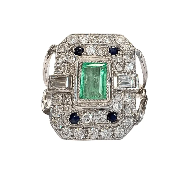Bague en platine de style Art Déco avec diamants, saphirs et émeraude sold by 58 Facettes