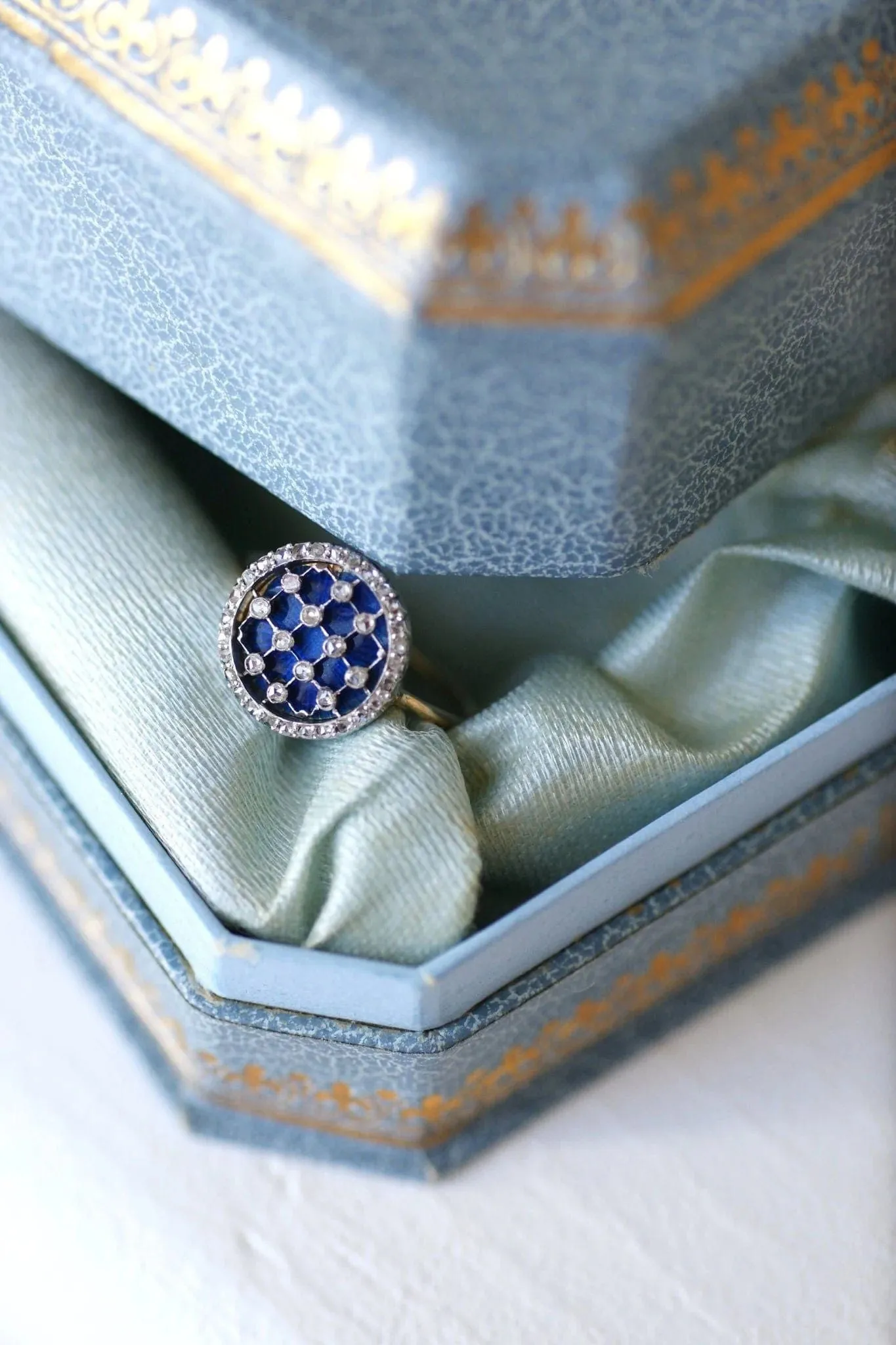 Bague damier, émail, et diamants sold by 58 Facettes product image thumbnail 5