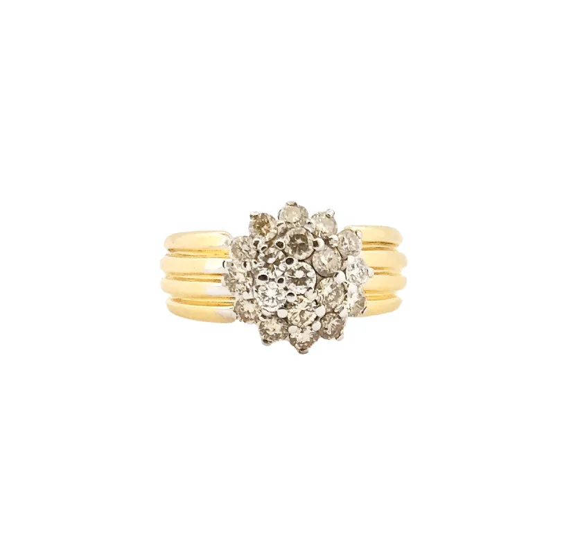 Bague vintage diamants fleurs or bicolore 18 carats sold by 58 Facettes
