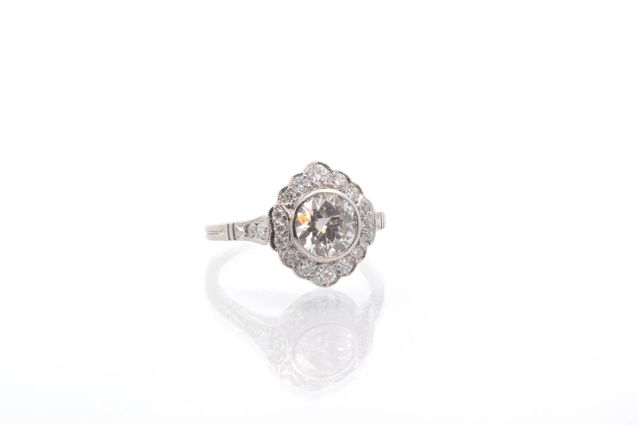 Bague vintage diamant en platine sold by 58 Facettes product image thumbnail 4