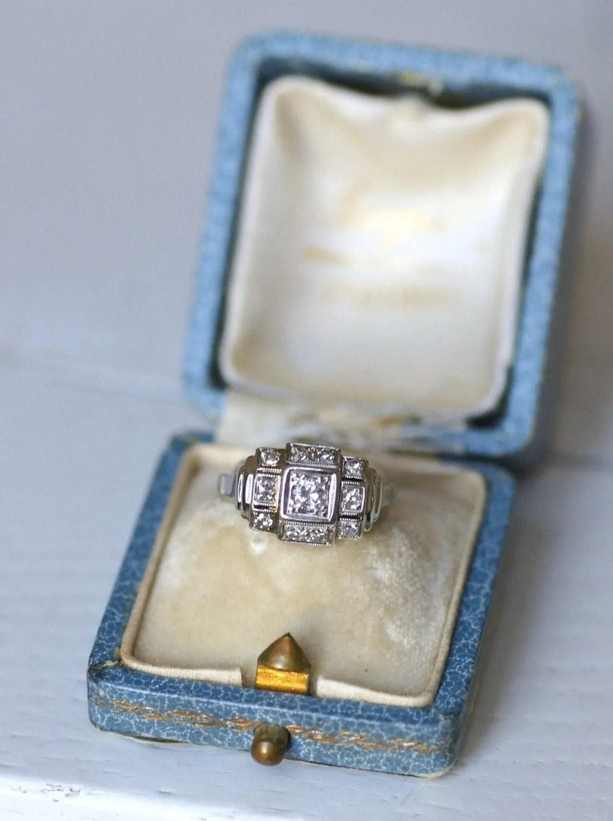 Bague Art Déco platine et diamants sold by 58 Facettes product image thumbnail 3