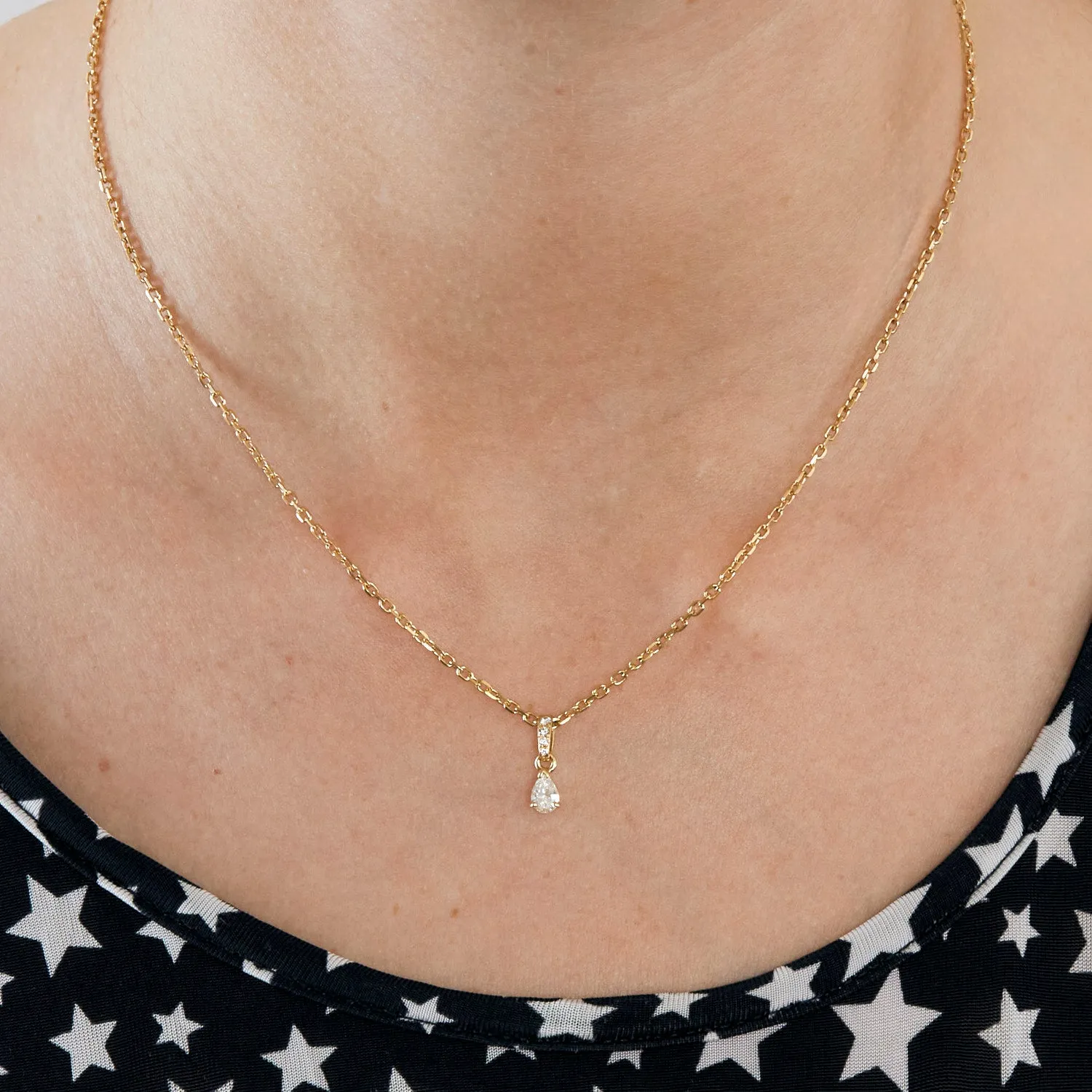 Collier en or jaune serti d'un diamant poire sold by 58 Facettes product image thumbnail 2