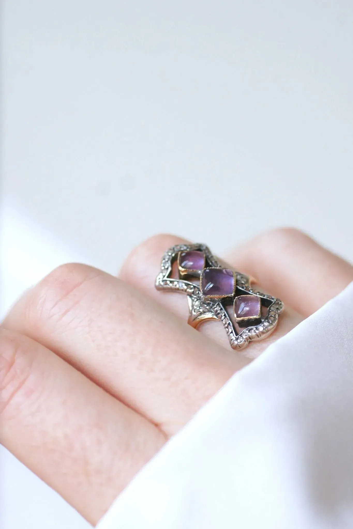 Bague marquise améthystes et diamants sold by 58 Facettes product image thumbnail 4