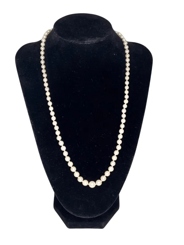 Collier Perles de culture blanches Akoya fermoir Or 18 K 52 Cm sold by 58 Facettes