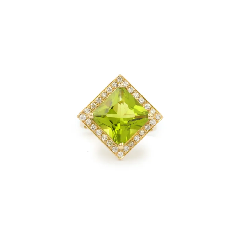 Bague or jaune péridot 6.13 carats diamants sold by 58 Facettes