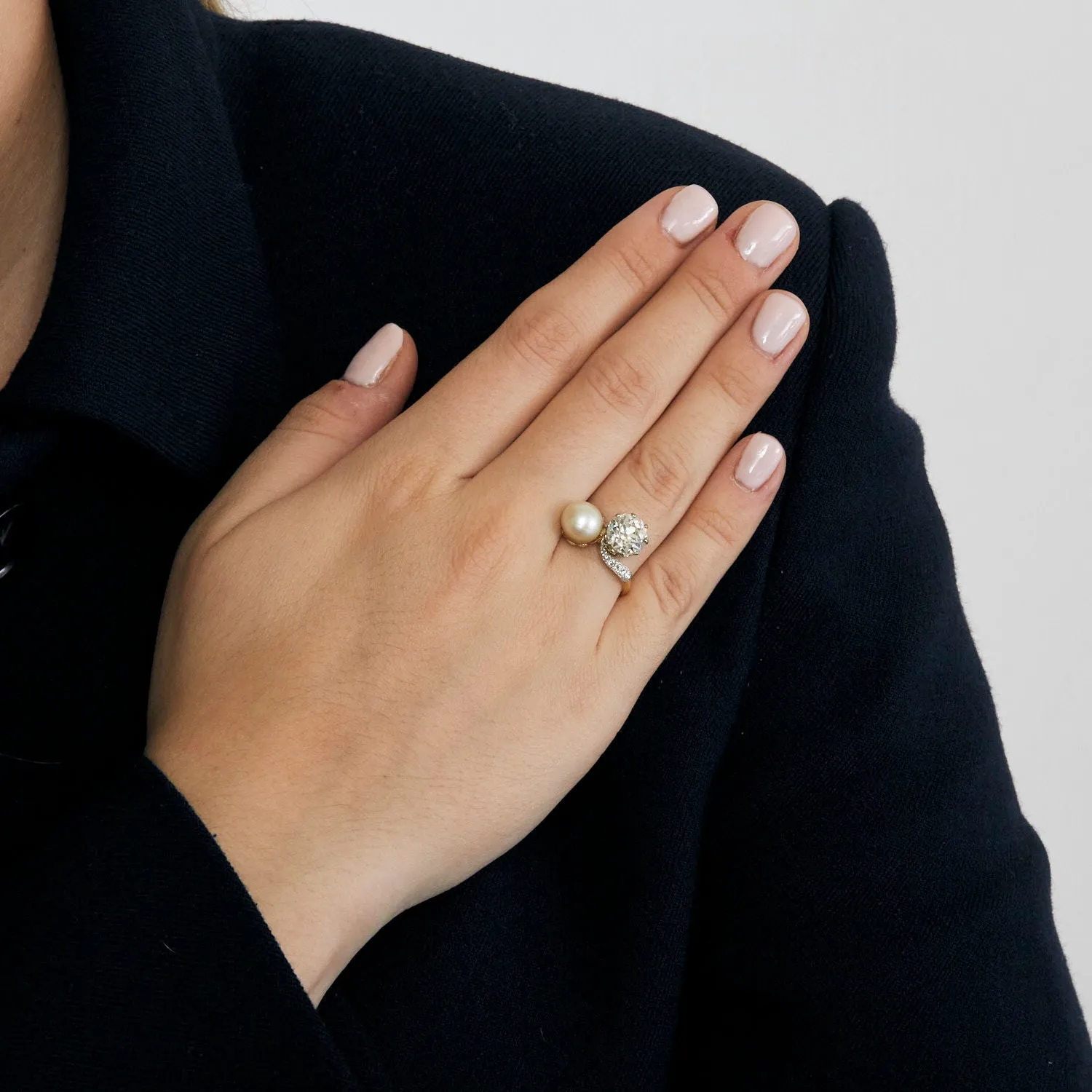Bague Toi et Moi or jaune et gris perle et diamants sold by 58 Facettes product image thumbnail 2