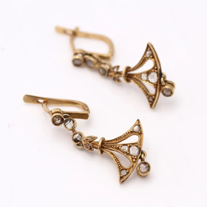Boucles d'oreilles style vintage en or avec diamants sold by 58 Facettes