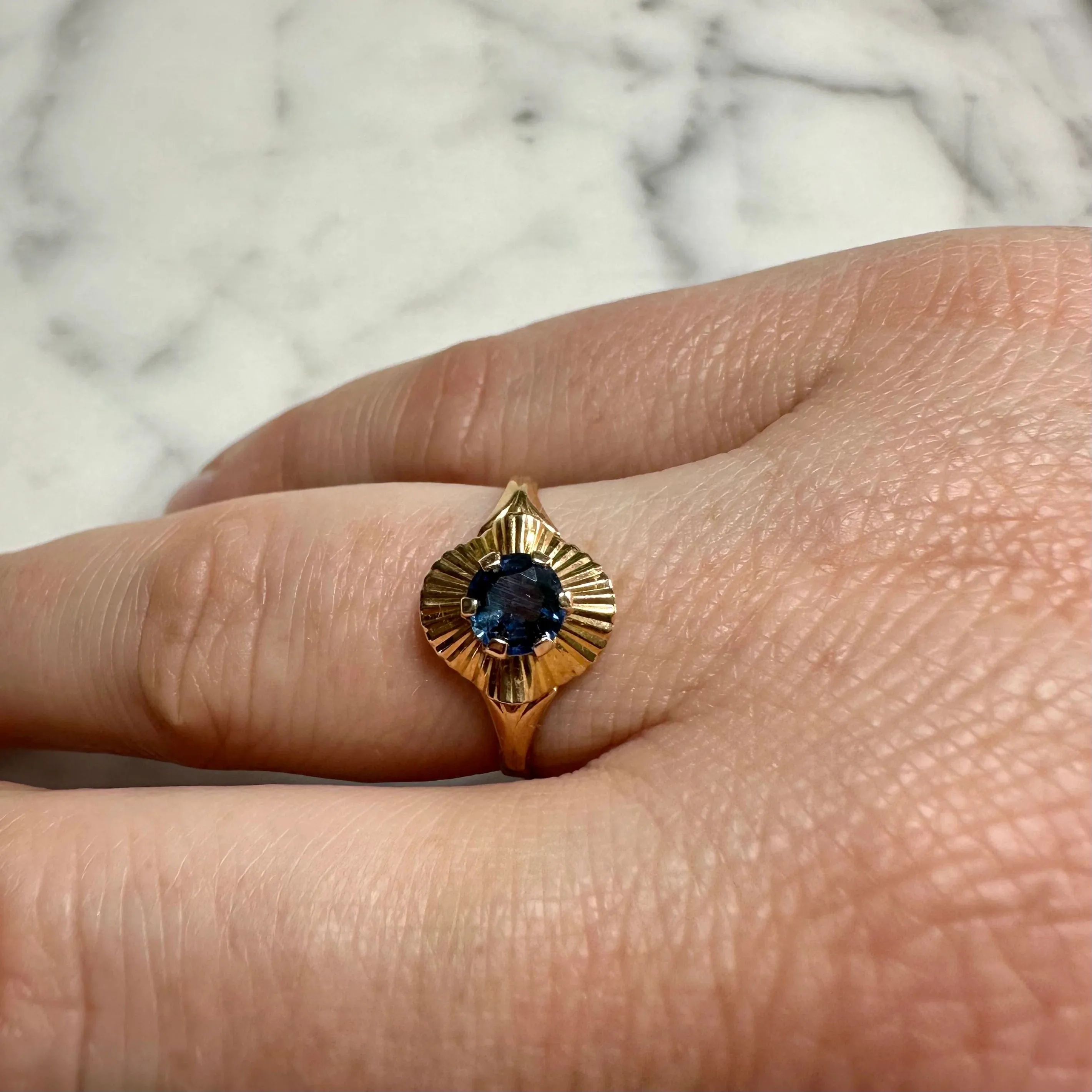 Bague Or jaune Saphir sold by 58 Facettes product image thumbnail 2