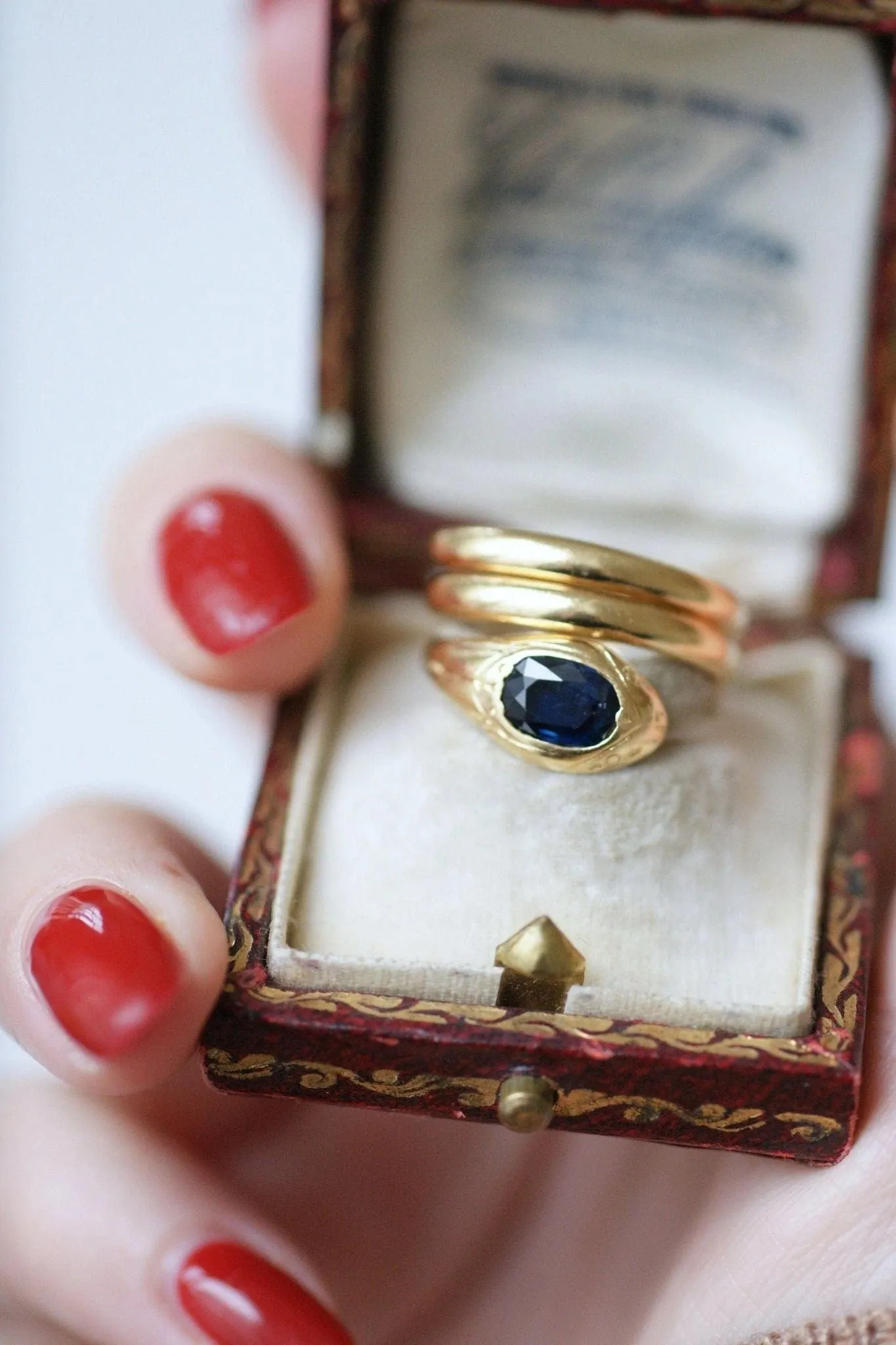 Bague Serpent enroulé or et saphir sold by 58 Facettes product image thumbnail 3