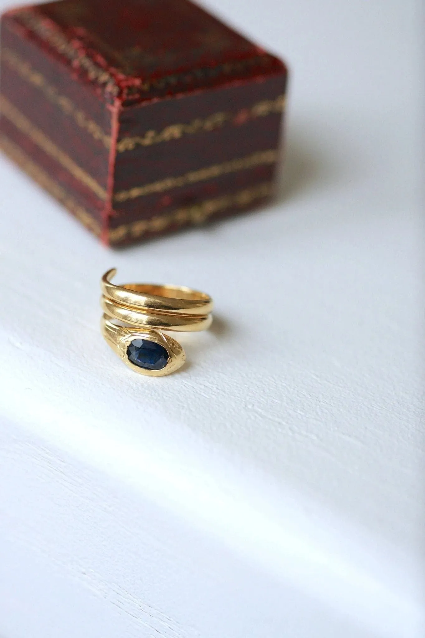 Bague Serpent enroulé or et saphir sold by 58 Facettes product image thumbnail 5