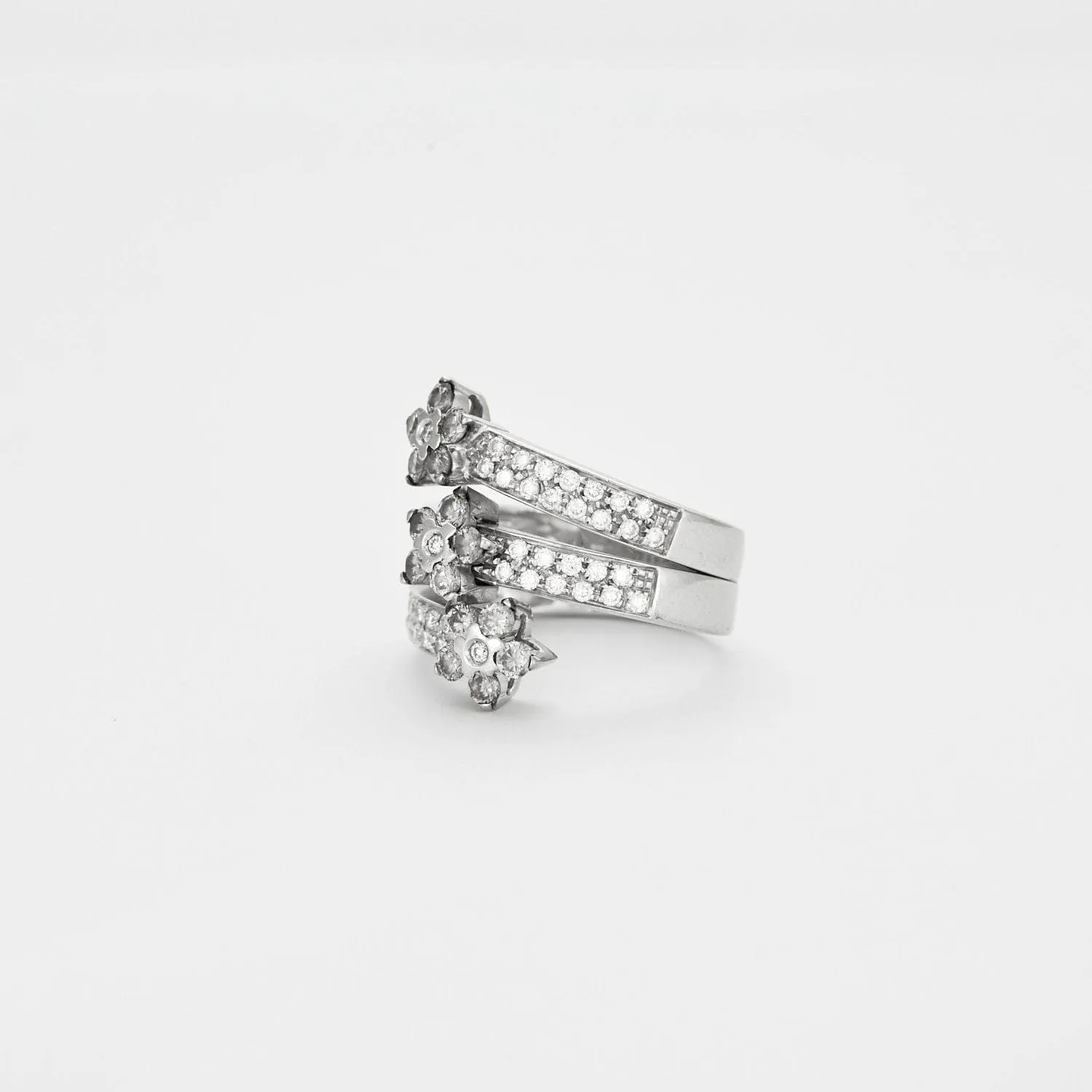 Bague trois joncs en or gris avec diamants sold by 58 Facettes product image thumbnail 5