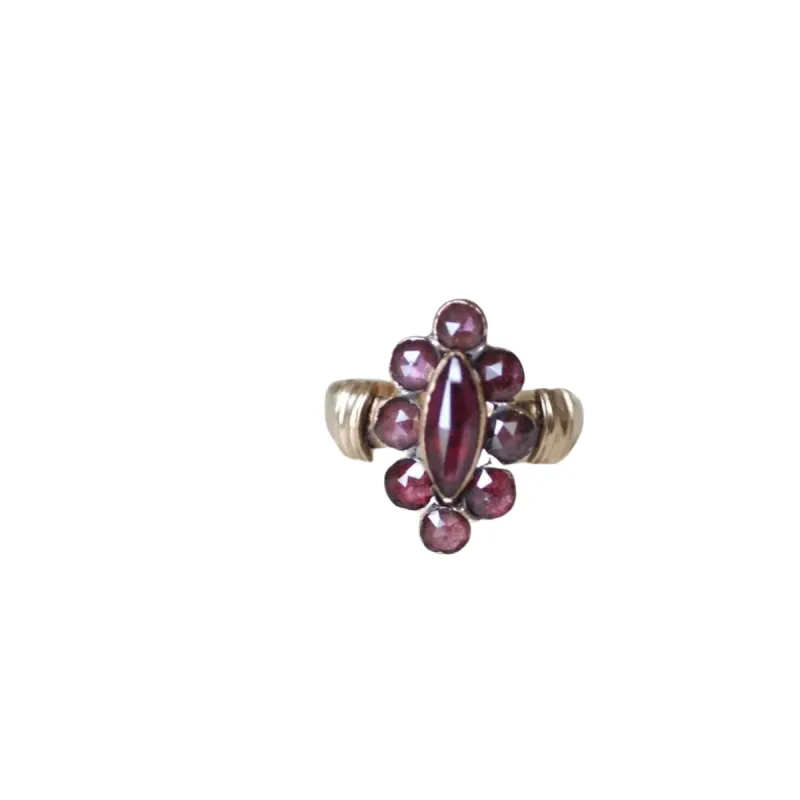 Bague marquise grenats de Perpignan sold by 58 Facettes
