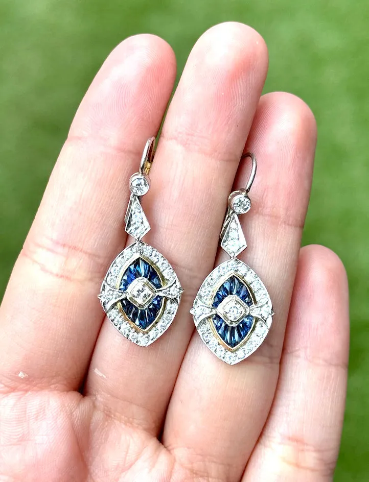 Boucles d'oreilles style Art Déco platine diamants et saphirs sold by 58 Facettes product image thumbnail 3