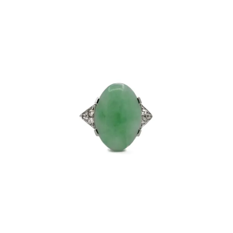 Bague ovale jade, platine, diamants sold by 58 Facettes