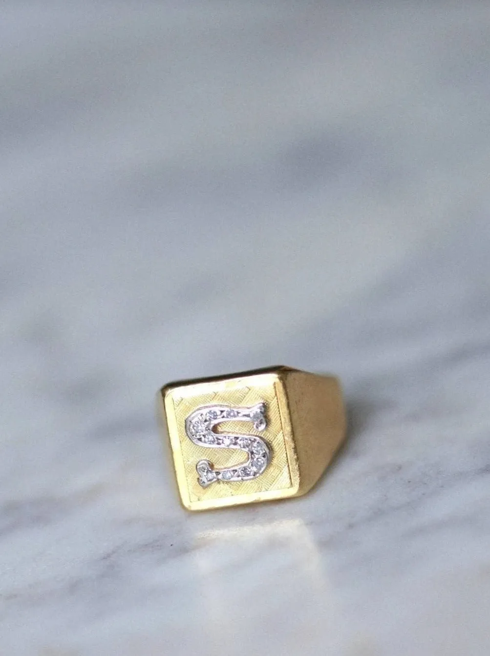 Bague chevalière Lettre S, or et diamants sold by 58 Facettes product image thumbnail 5