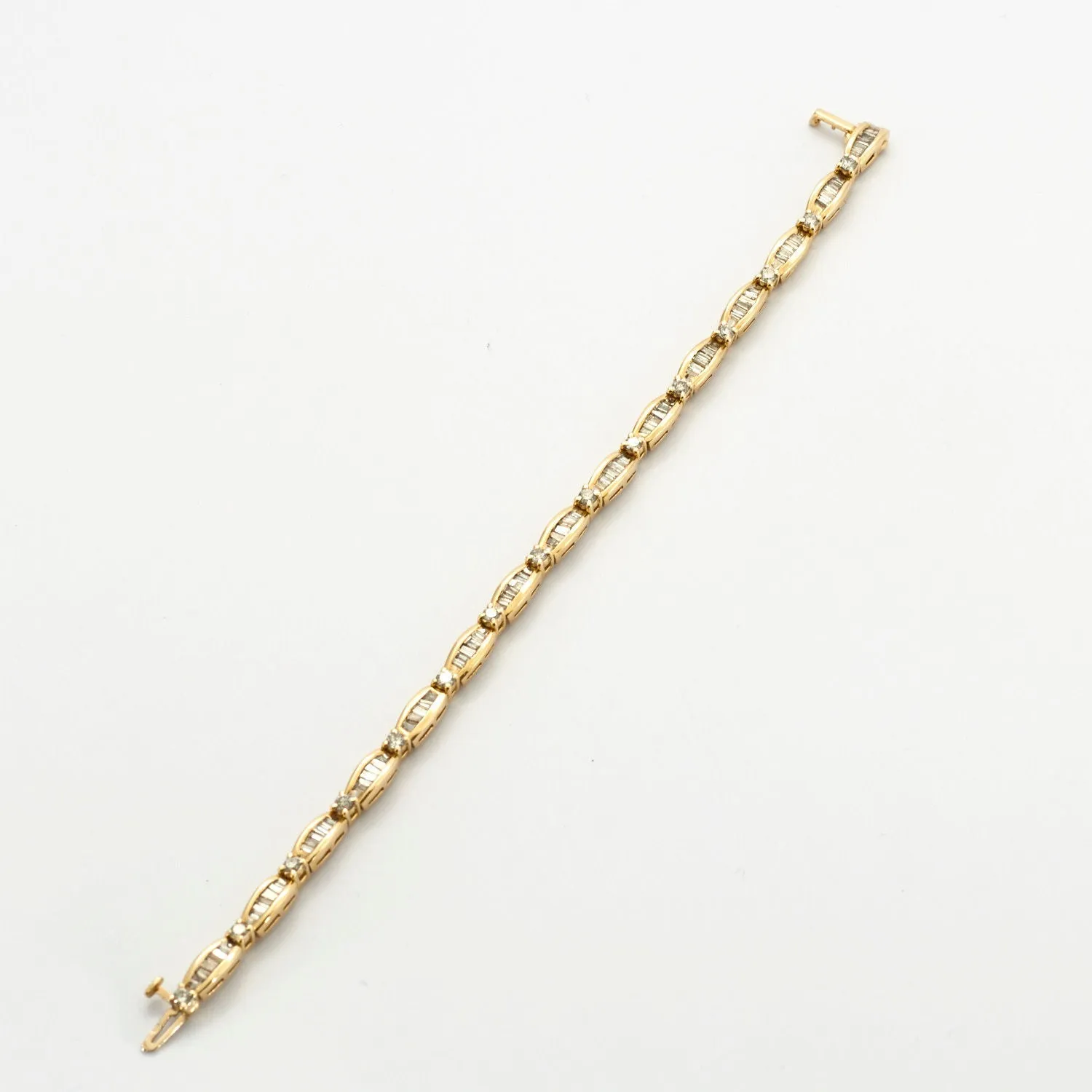 Bracelet diamants taille baguette or jaune 18k sold by 58 Facettes product image thumbnail 4