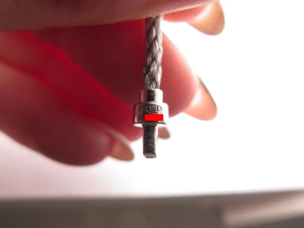 bracelet FRED mini force 10 manille en or 34 diamants sold by 58 Facettes product image thumbnail 3