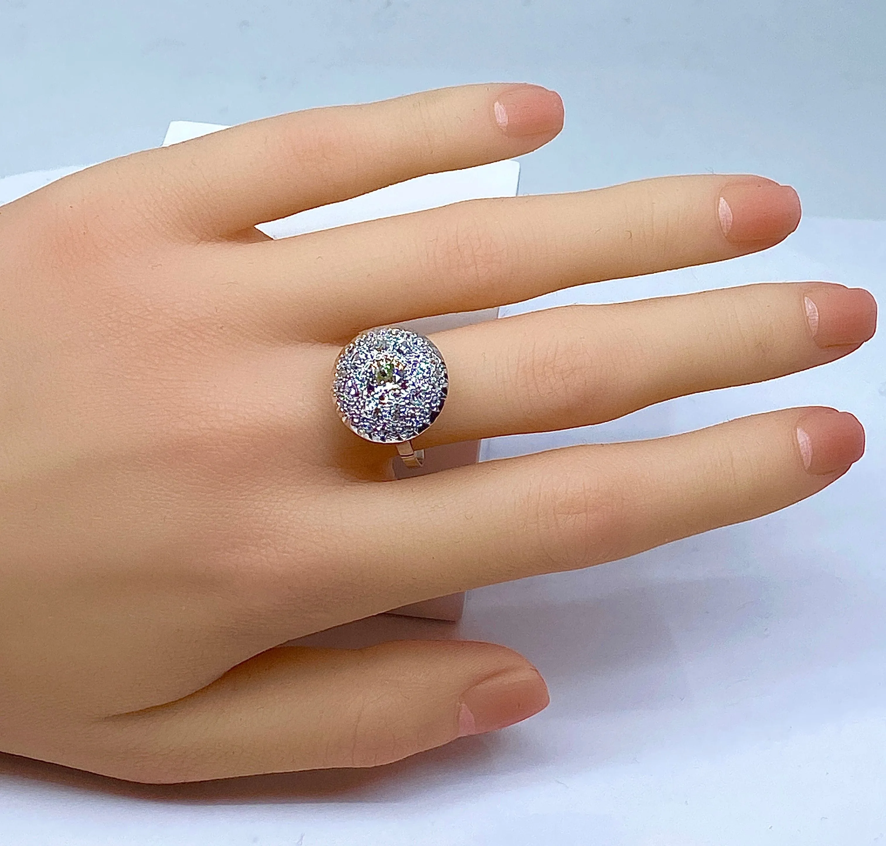 Bague en or blanc 18 carats pavée de 33 diamants, vers 1930 sold by 58 Facettes product image thumbnail 2