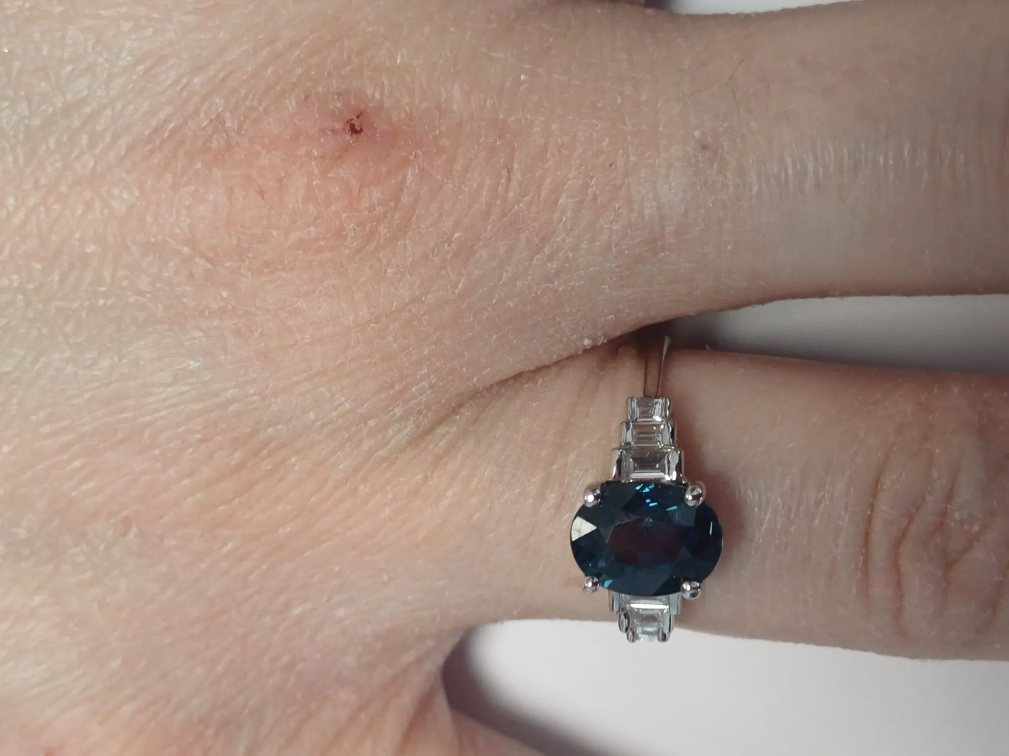 Bague en or blanc ornée d'un saphir sold by 58 Facettes product image thumbnail 3