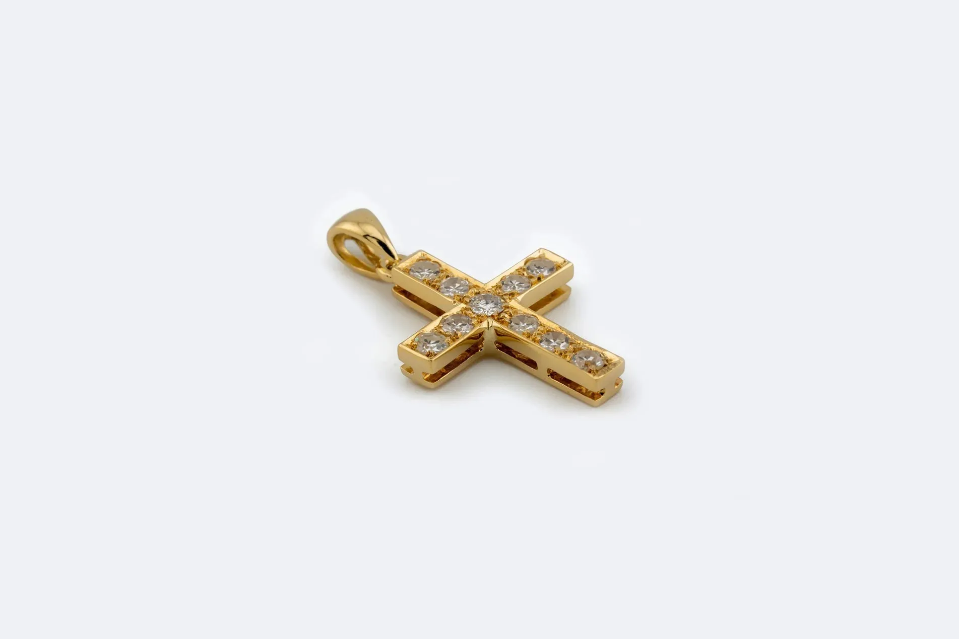 Pendentif croix en or jaune avec diamants sold by 58 Facettes product image thumbnail 3