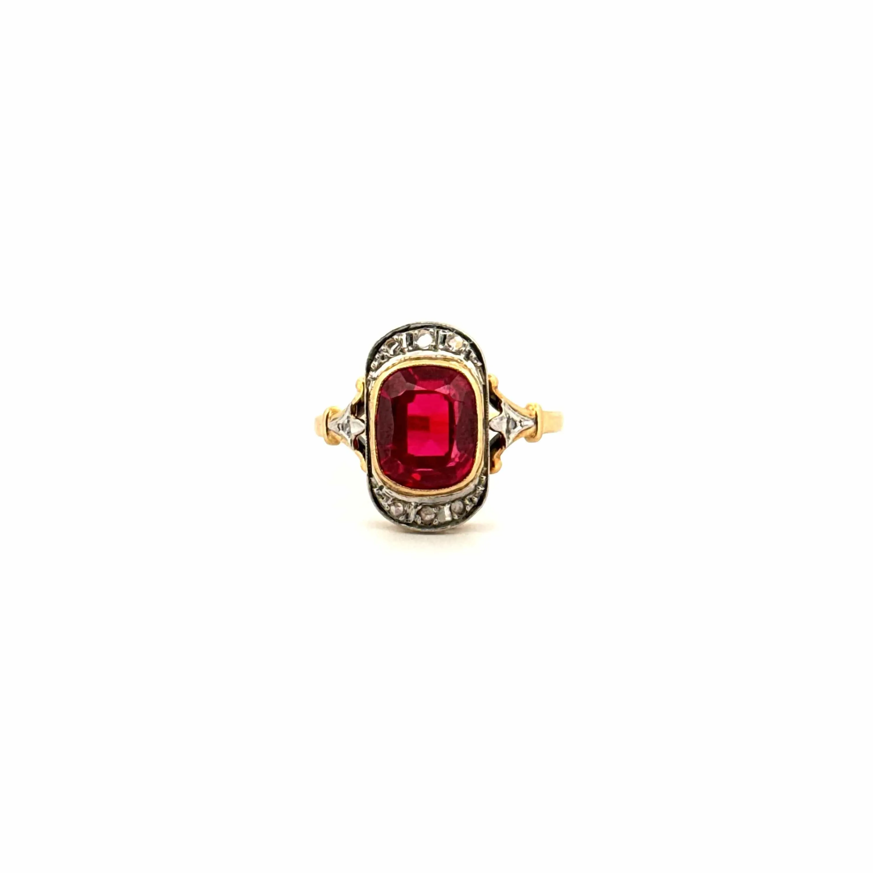 Bague Vintage Platine et Or Jaune 18k Rubis & Diamants sold by 58 Facettes