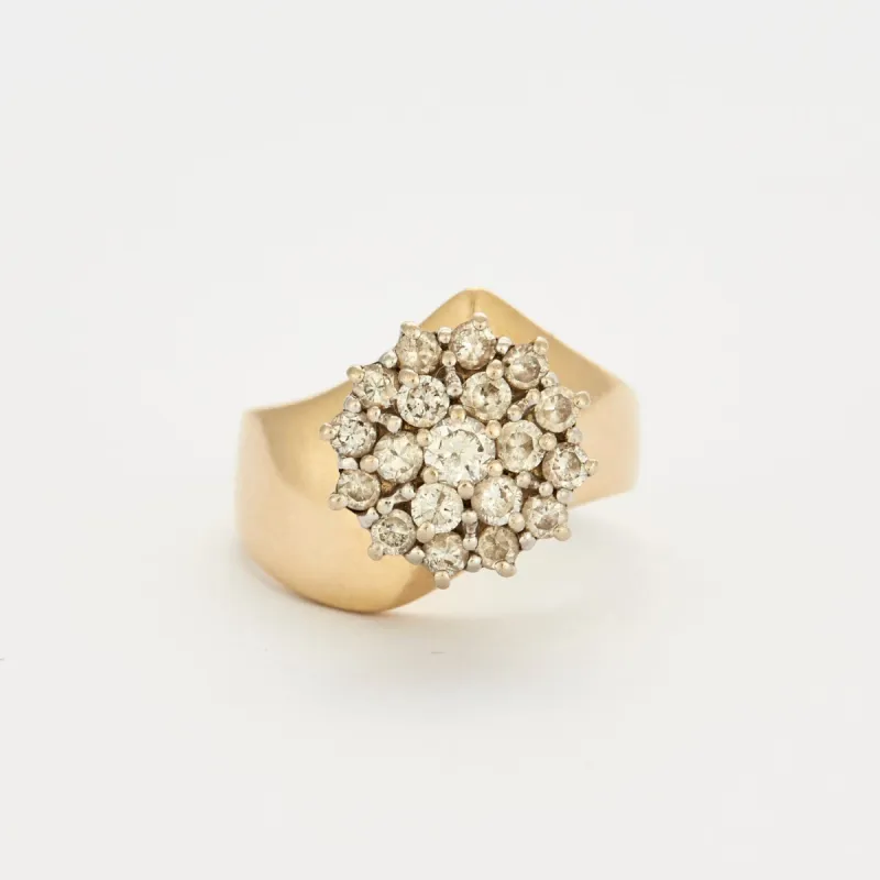 Bague fleur diamants sertis sur or jaune 14 carats sold by 58 Facettes