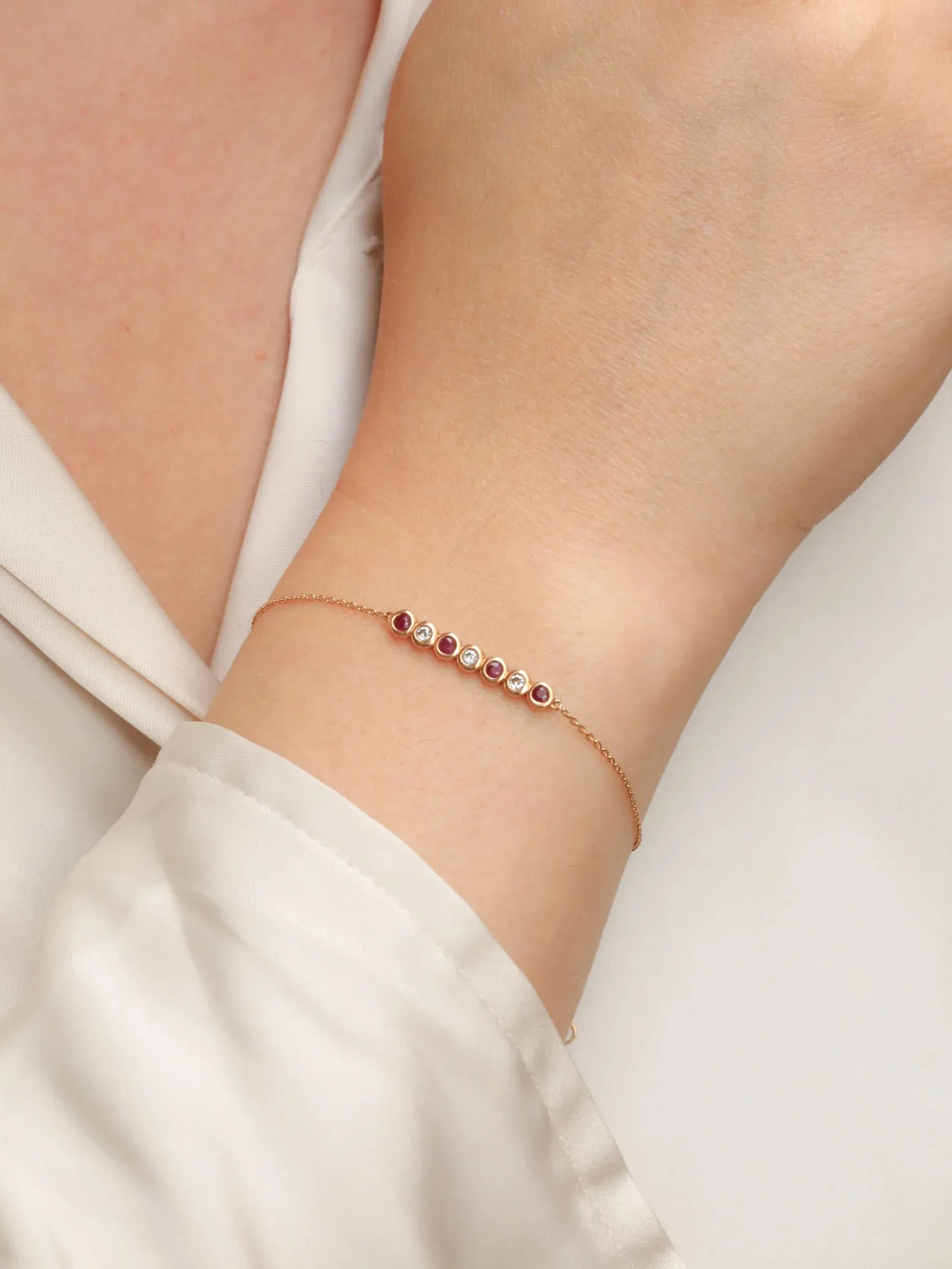 Bracelet chaine or rose rubis diamants sold by 58 Facettes product image thumbnail 2