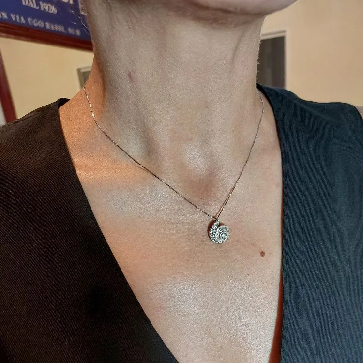 Collier en or blanc avec spirale de diamants sold by 58 Facettes product image thumbnail 3