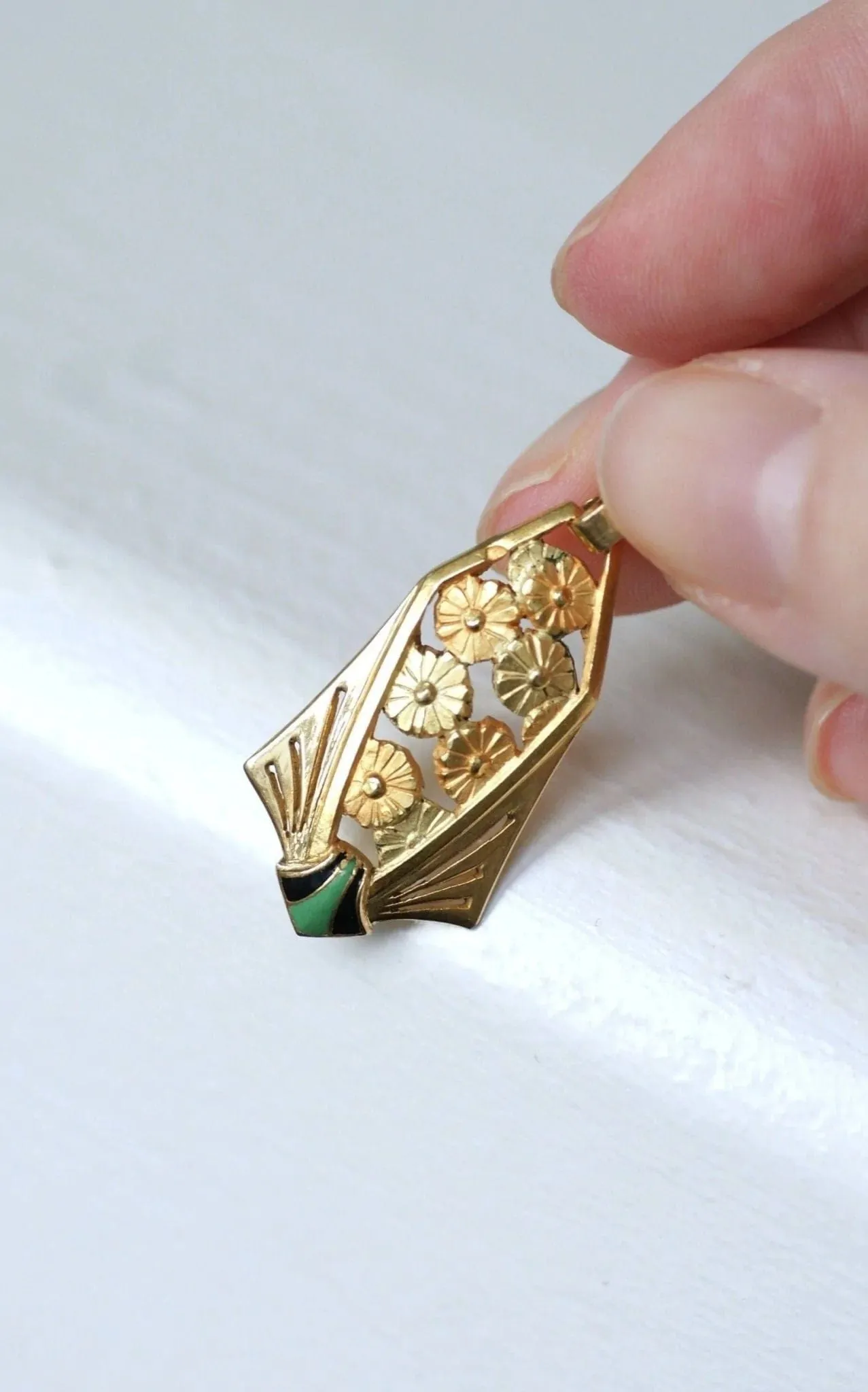 Pendentif Art Déco fleur or jaune et émail sold by 58 Facettes product image thumbnail 5