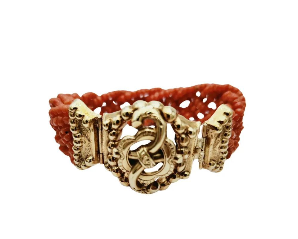 Bracelet ancien corail important fermoir or jaune sold by 58 Facettes