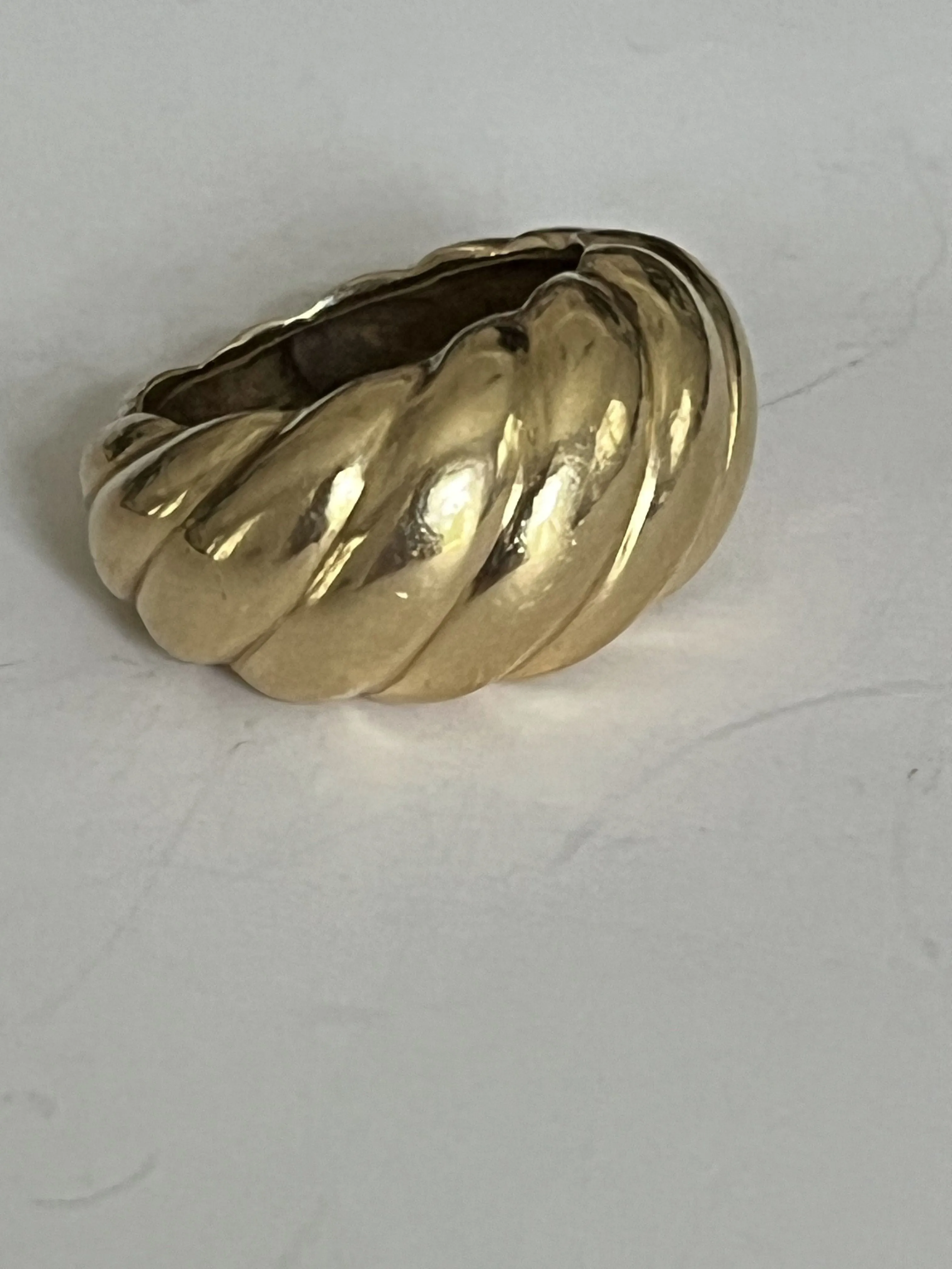 Bague Boule Or Jaune Godronné sold by 58 Facettes product image thumbnail 4