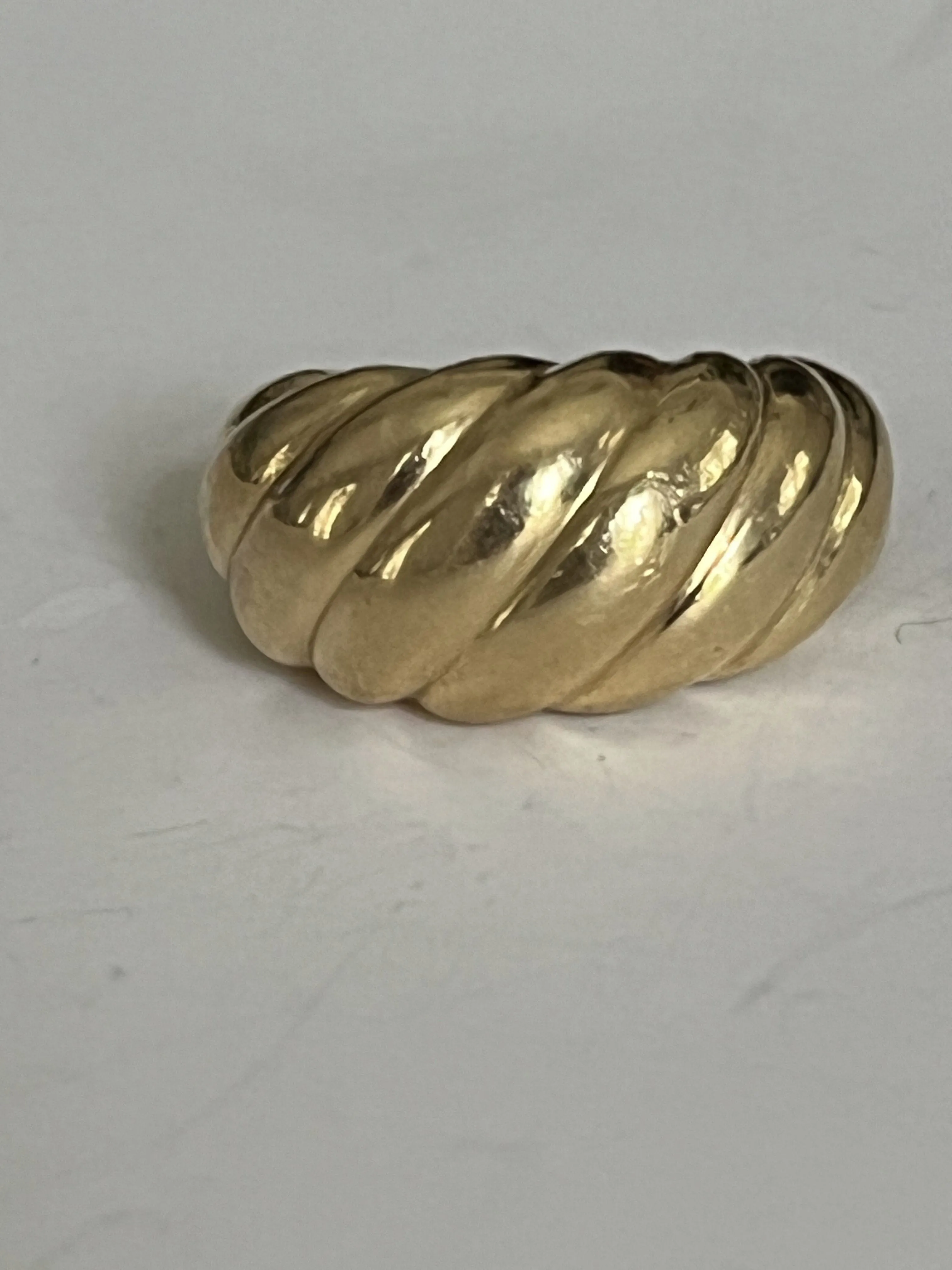 Bague Boule Or Jaune Godronné sold by 58 Facettes product image thumbnail 3