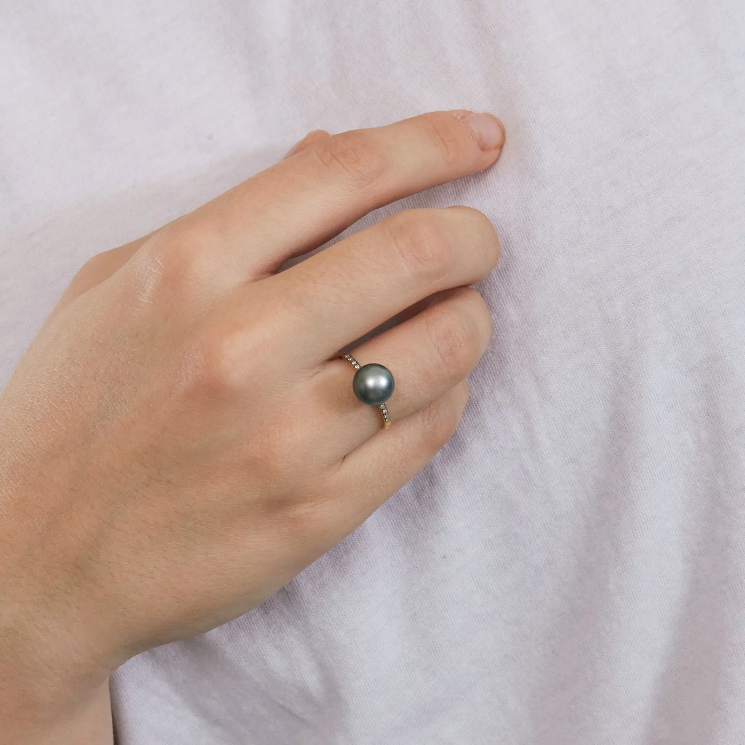 Bague or jaune perle de Tahiti avec diamants sold by 58 Facettes product image thumbnail 2