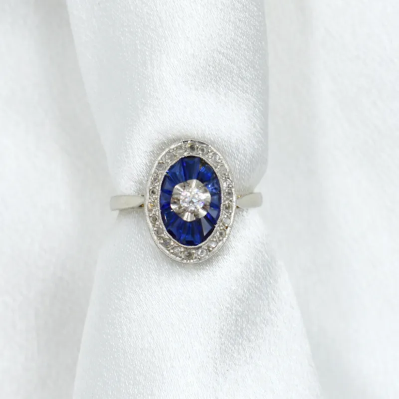 Bague art déco or blanc platine diamants et saphirs sold by 58 Facettes