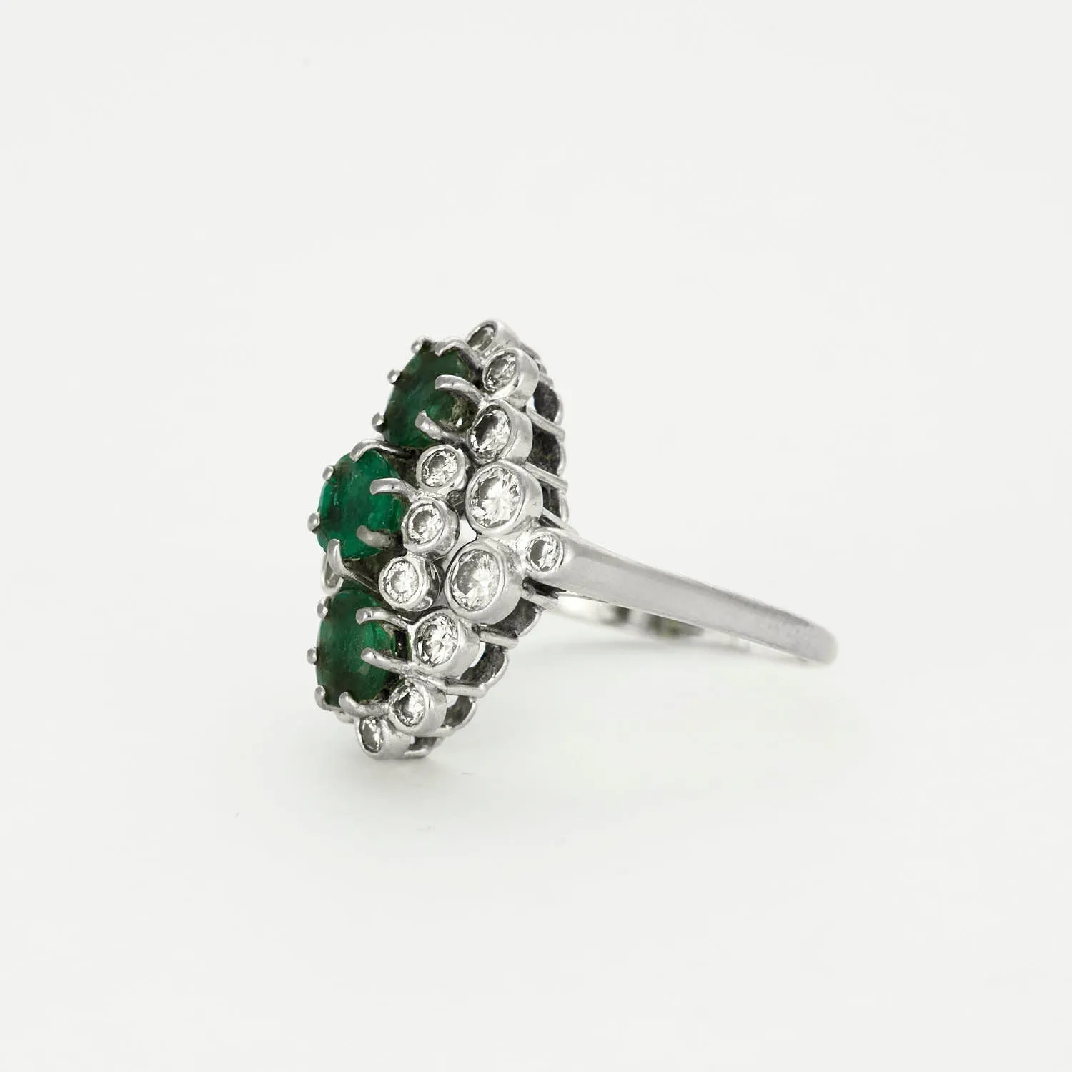 Bague marquise or gris émeraudes et diamants sold by 58 Facettes product image thumbnail 4